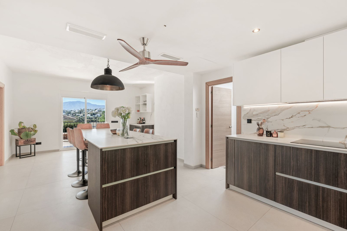 4 Bedroom Villa for Sale in El Paraiso — view 10