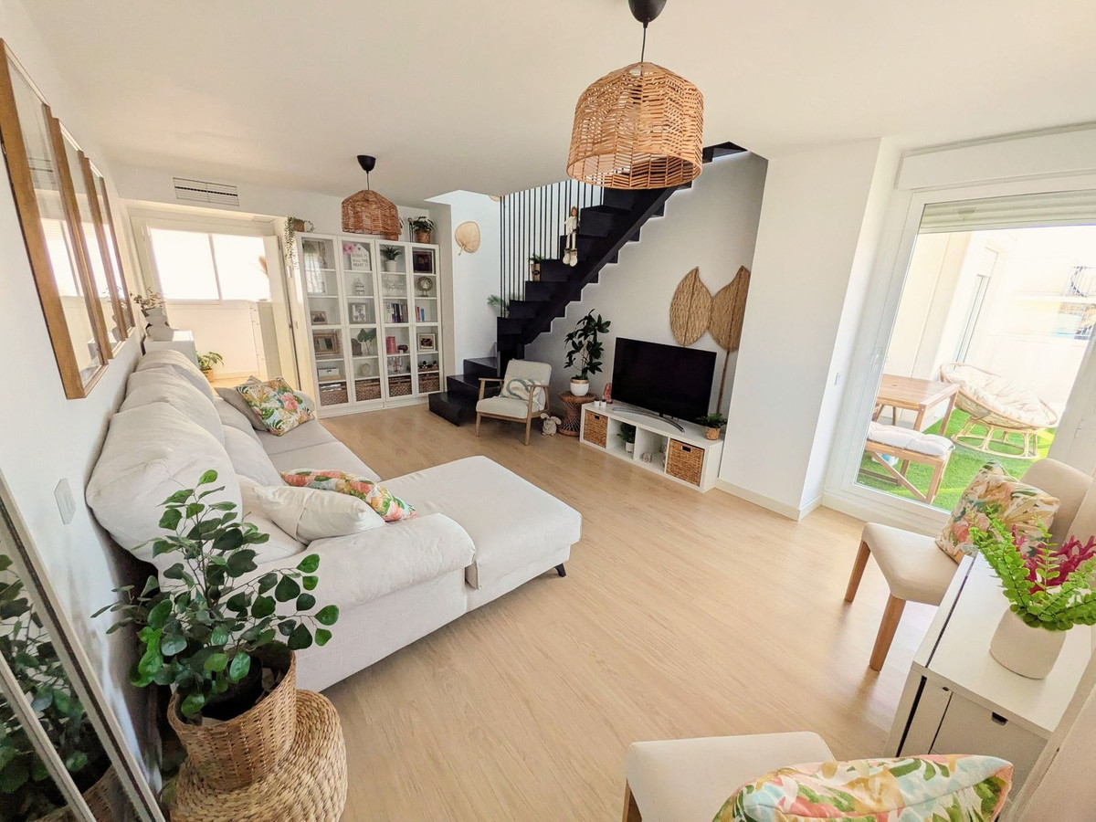 3 Bedroom Apartment for Sale in Estepona