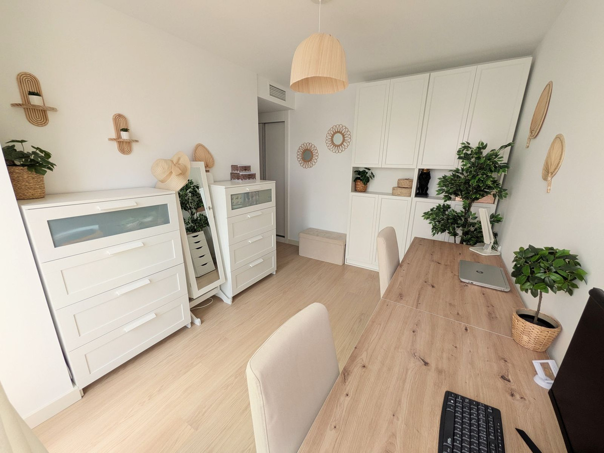 3 Bedroom Apartment for Sale in Estepona — view 14
