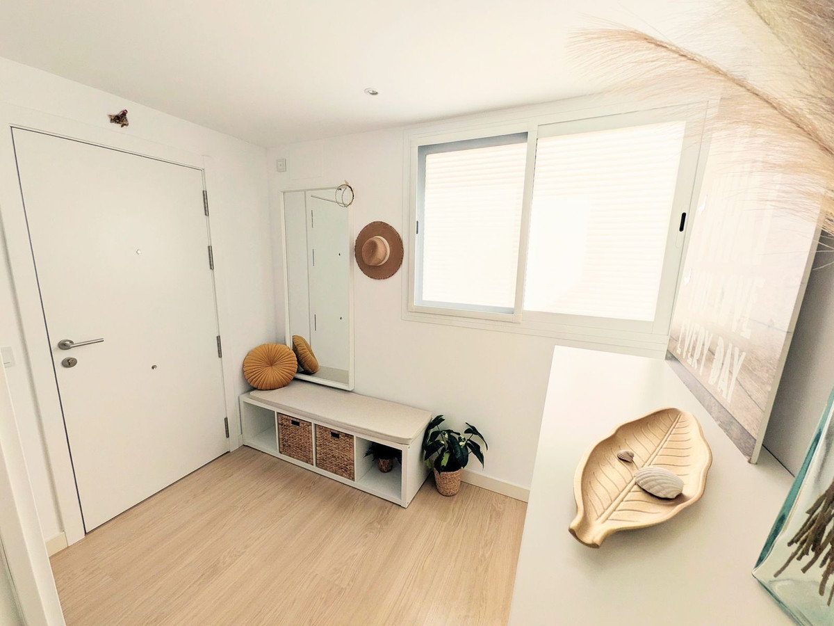 3 Bedroom Apartment for Sale in Estepona — view 18