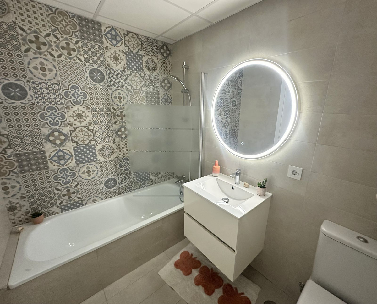 3 Bedroom Apartment for Sale in Estepona — 6