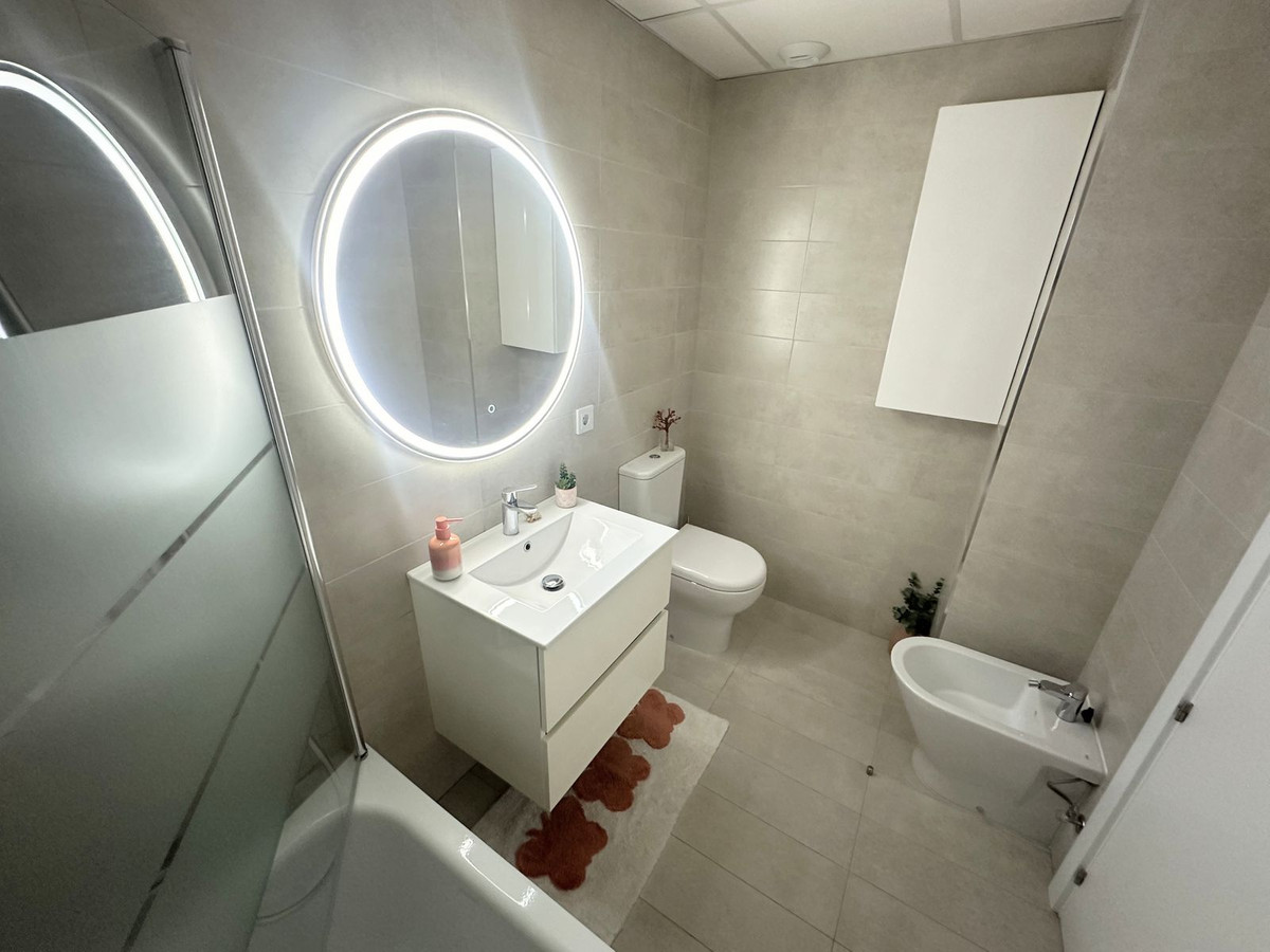 3 Bedroom Apartment for Sale in Estepona — 7