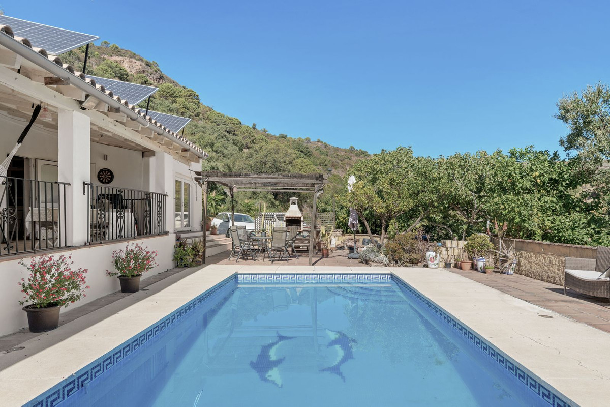 3 Bedroom Villa for Sale in Estepona — 4