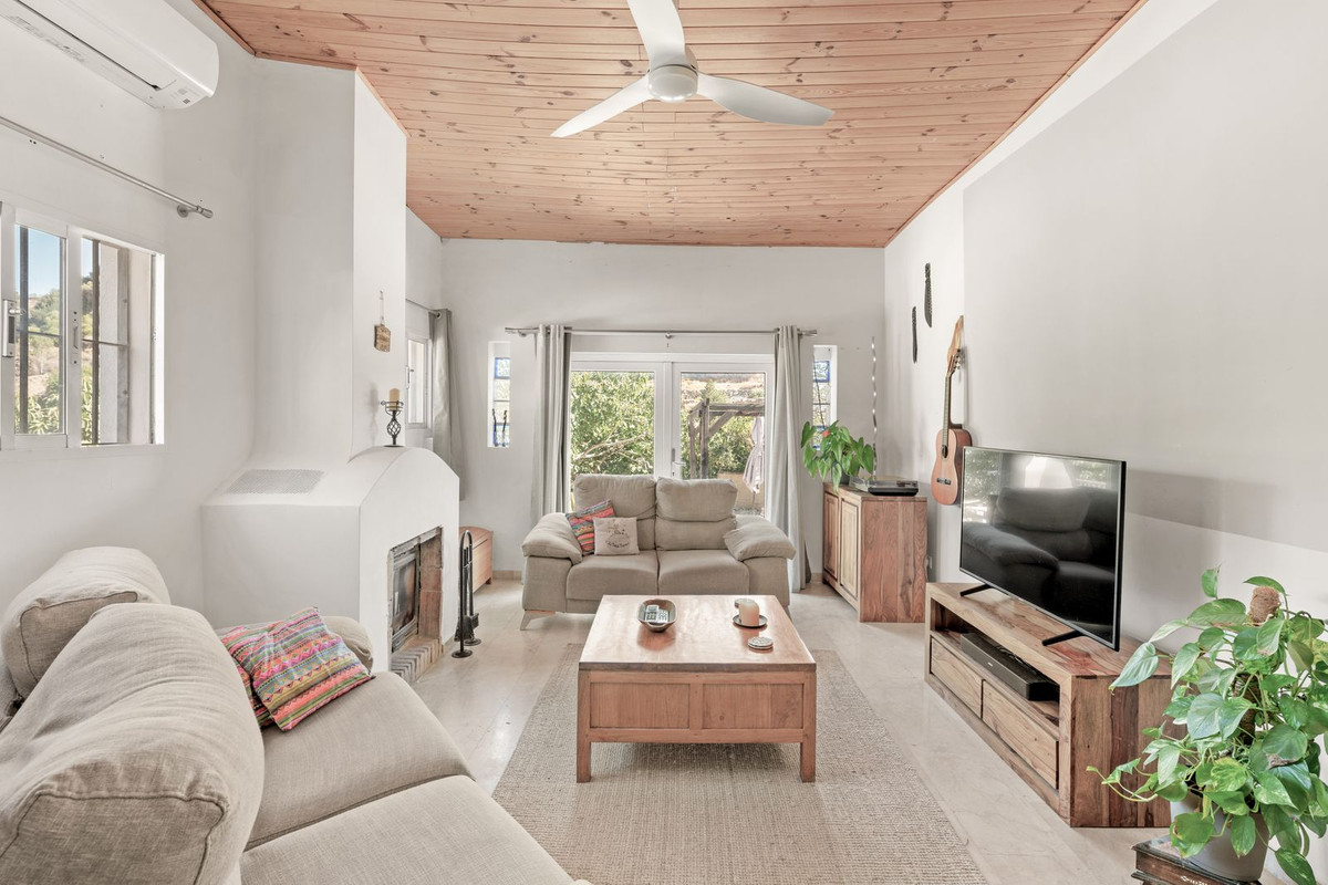 3 Bedroom Villa for Sale in Estepona — 6