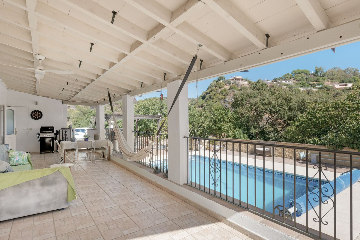 3 Bedroom Villa for Sale in Estepona — view 10