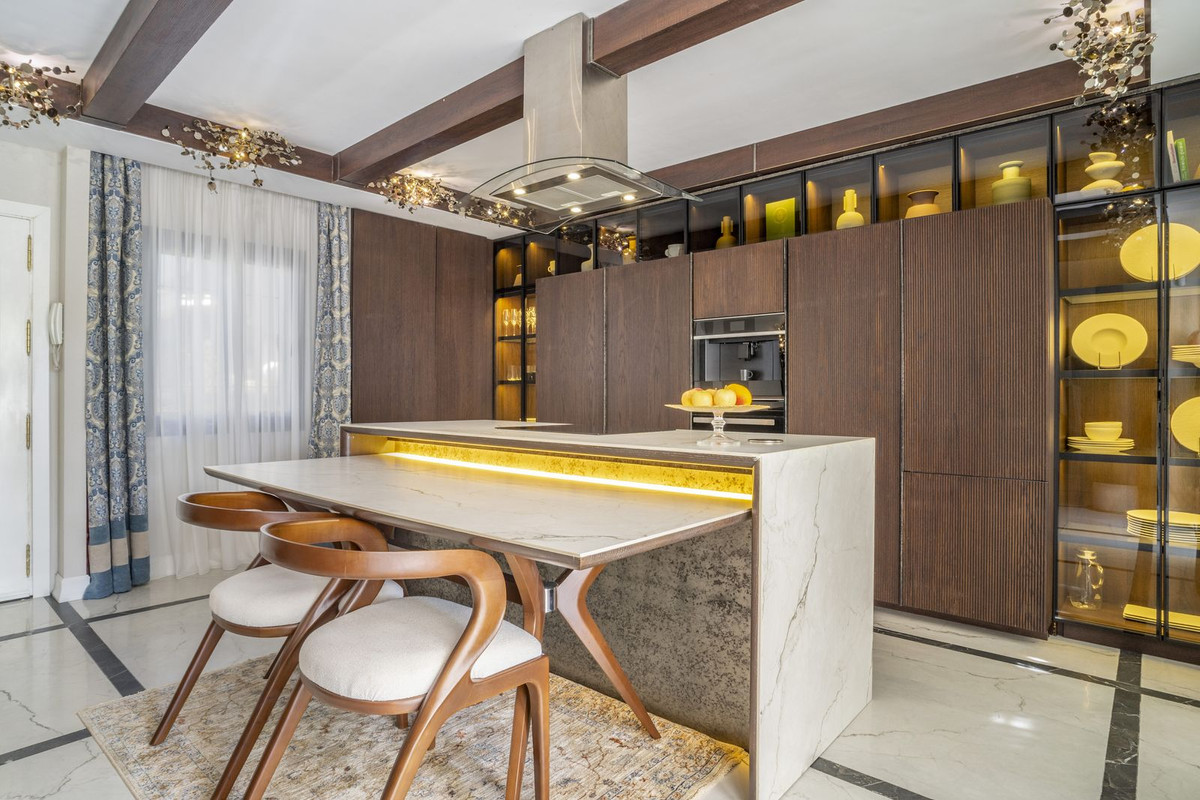 3 Bedroom Apartment for Sale in Nueva Andalucía — 6