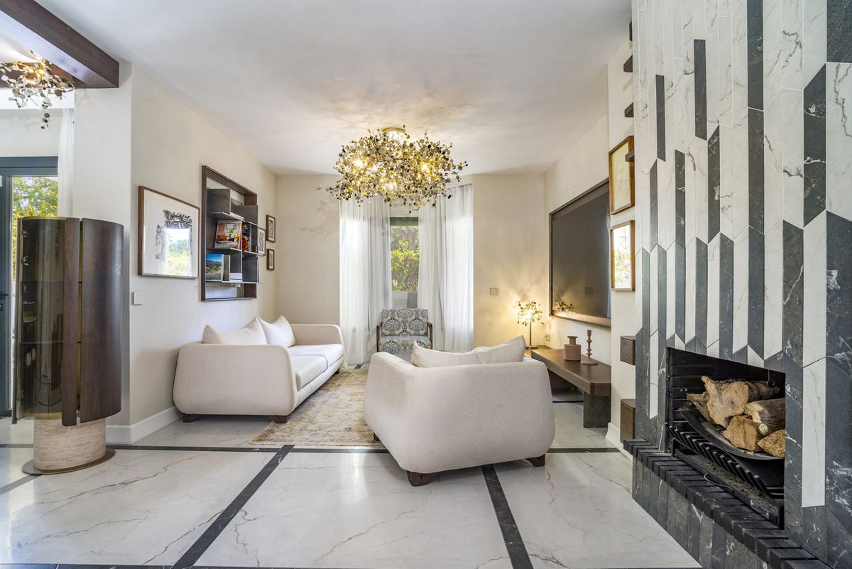3 Bedroom Apartment for Sale in Nueva Andalucía — 8