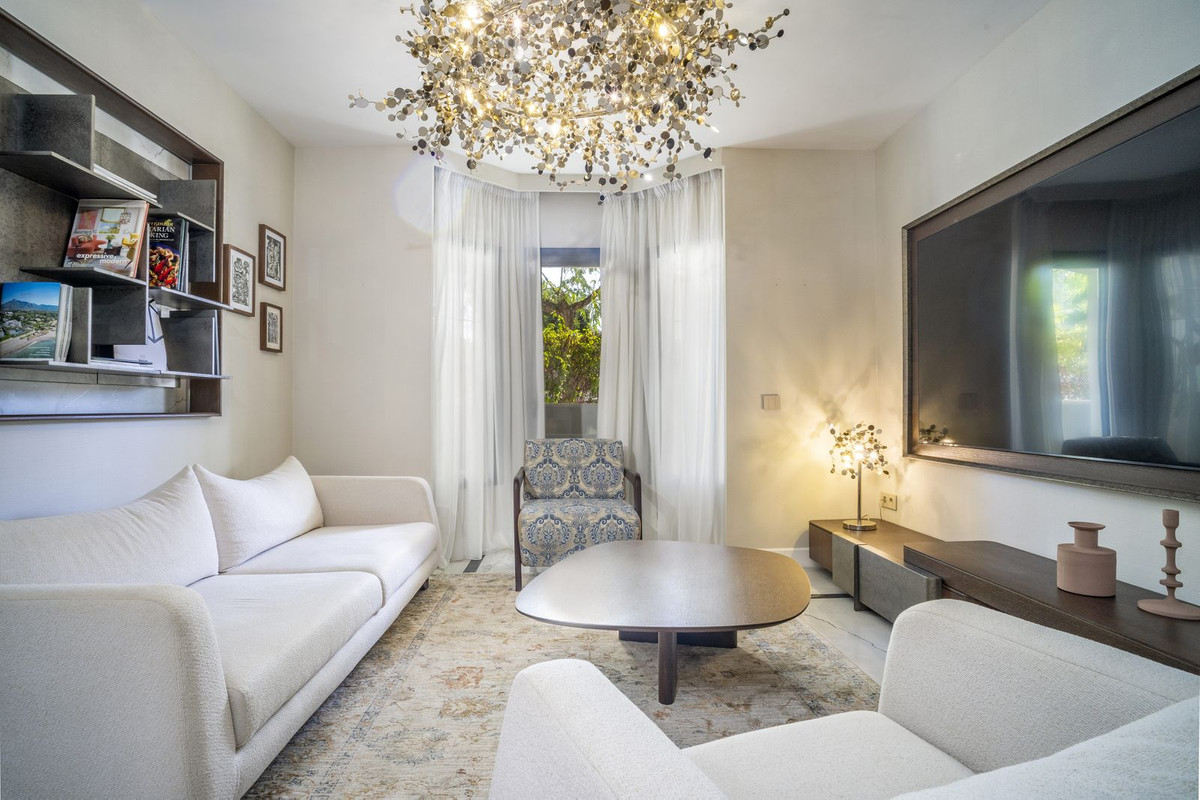 3 Bedroom Apartment for Sale in Nueva Andalucía — 9