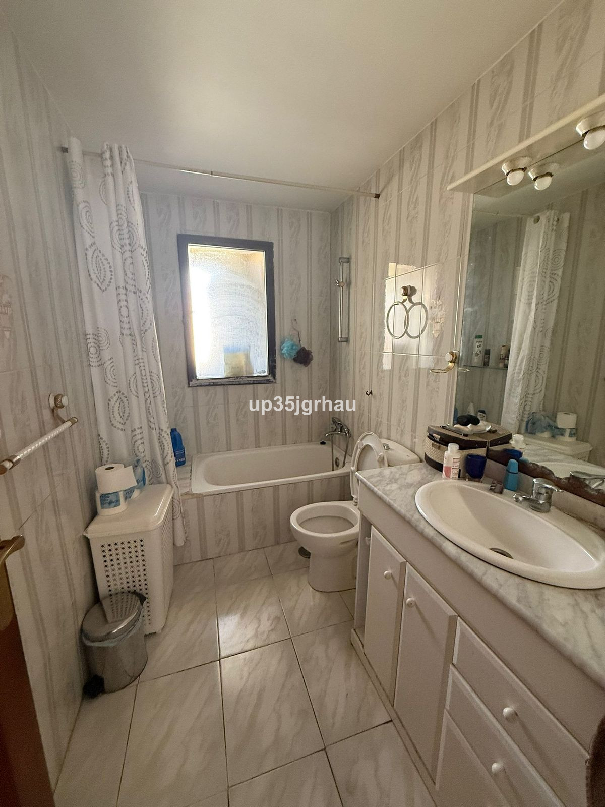 4 Bedroom Apartment for Sale in Estepona — 9