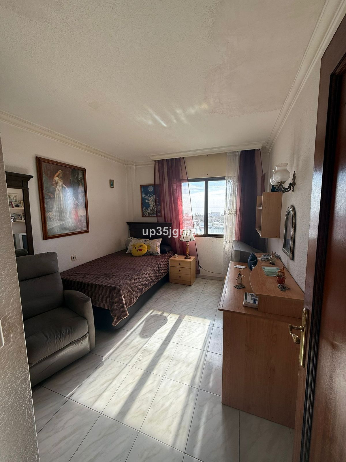 4 Bedroom Apartment for Sale in Estepona — view 10