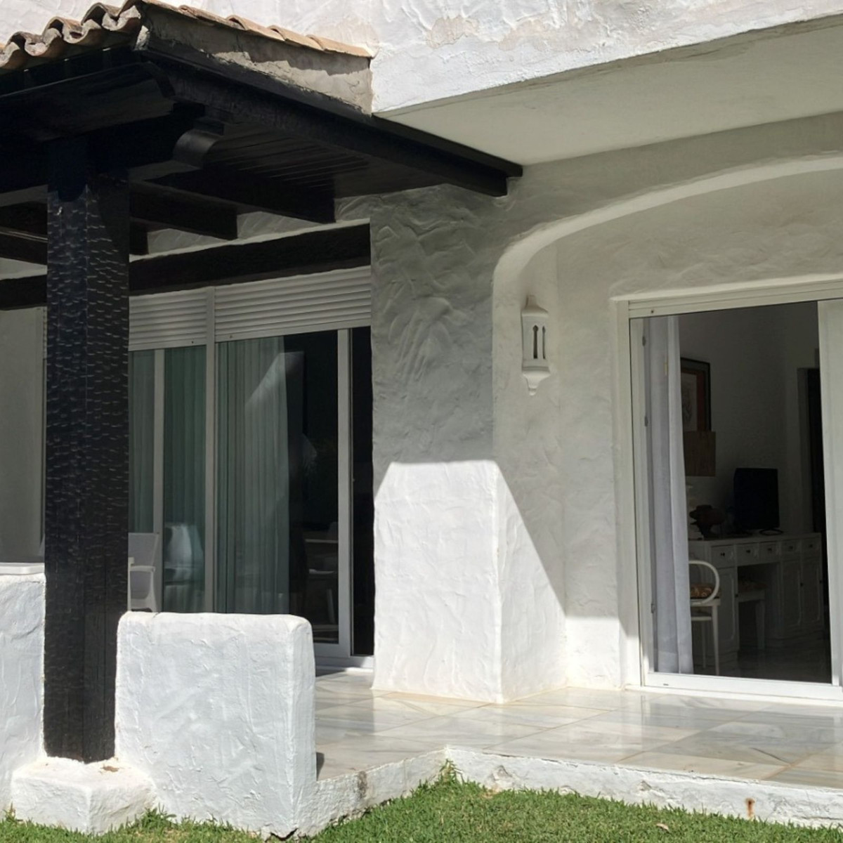 3 Bedroom Apartment for Sale in Puerto Banús — 2