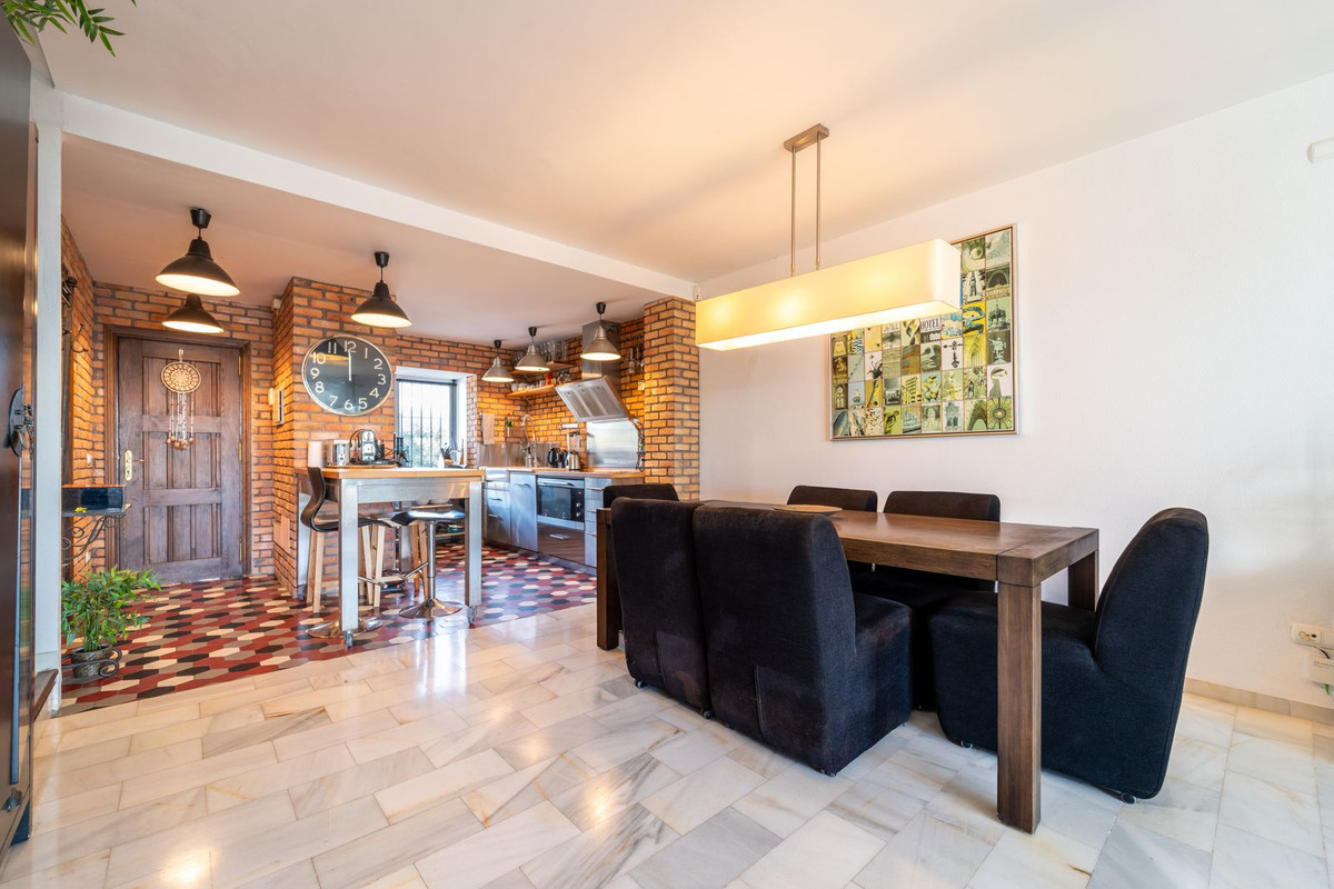 3 Bedroom Villa for Sale in Marbella — view 13