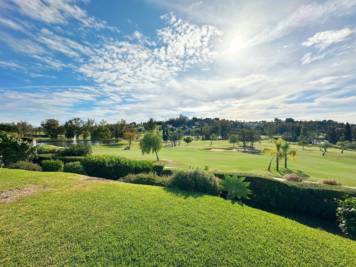 4 Bedroom Villa for Sale in El Paraiso — view 15
