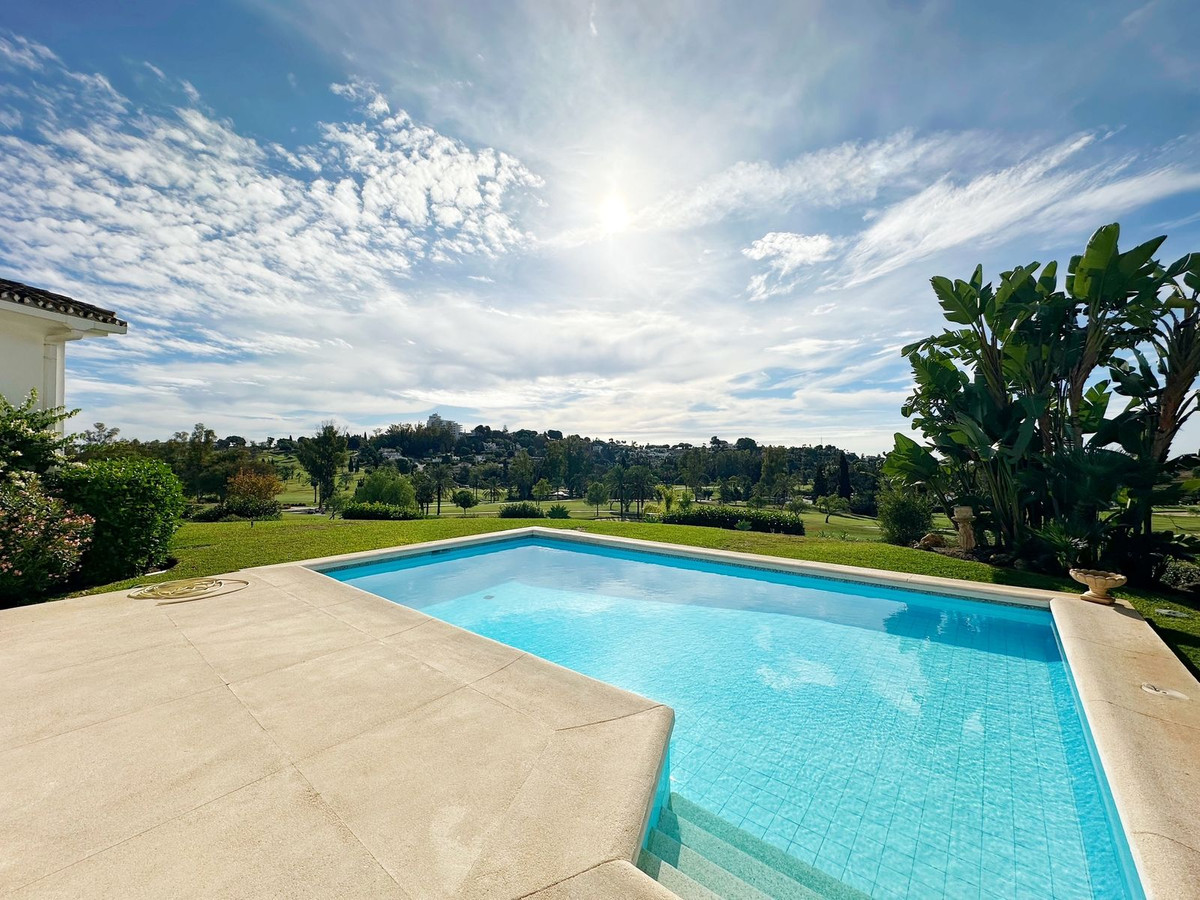 4 Bedroom Villa for Sale in El Paraiso — 4