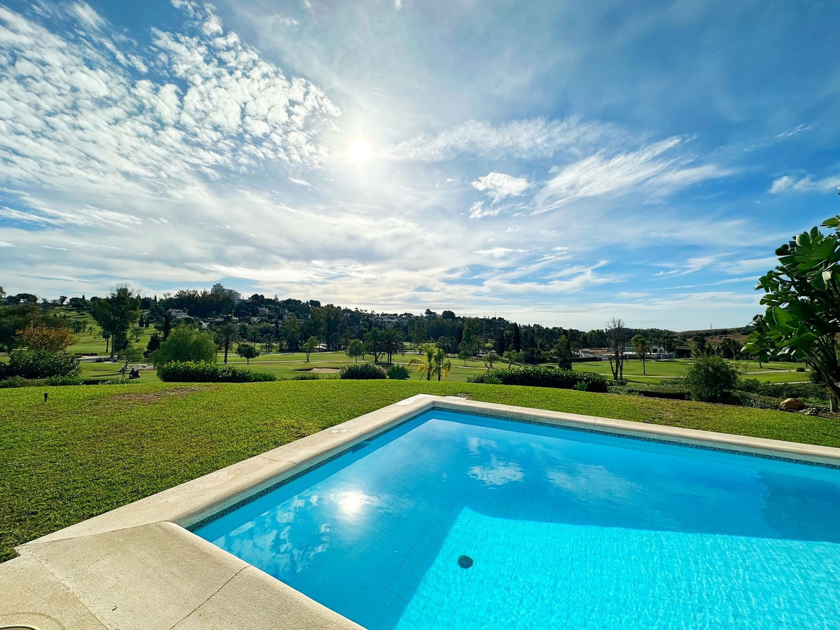 4 Bedroom Villa for Sale in El Paraiso — 7