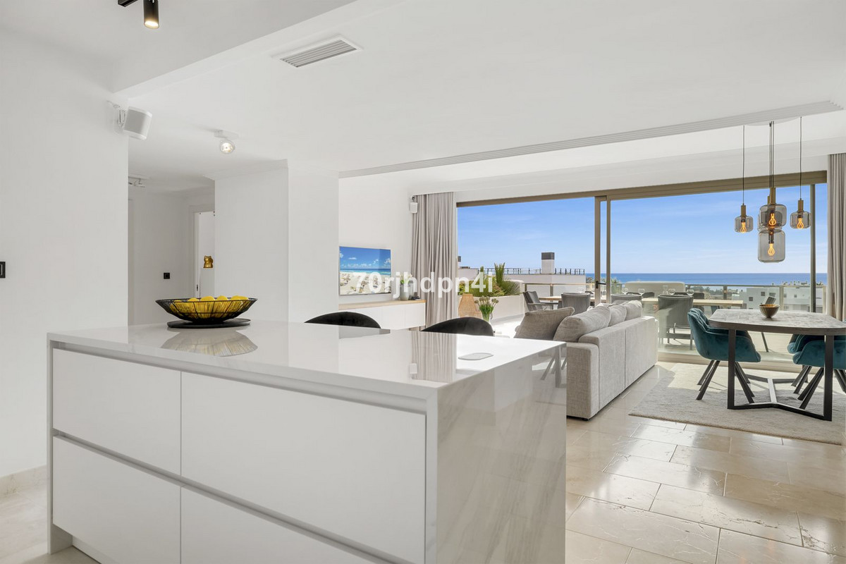3 Bedroom Apartment for Sale in Estepona — 4