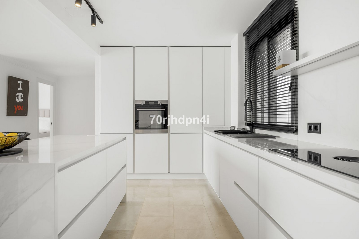 3 Bedroom Apartment for Sale in Estepona — 5