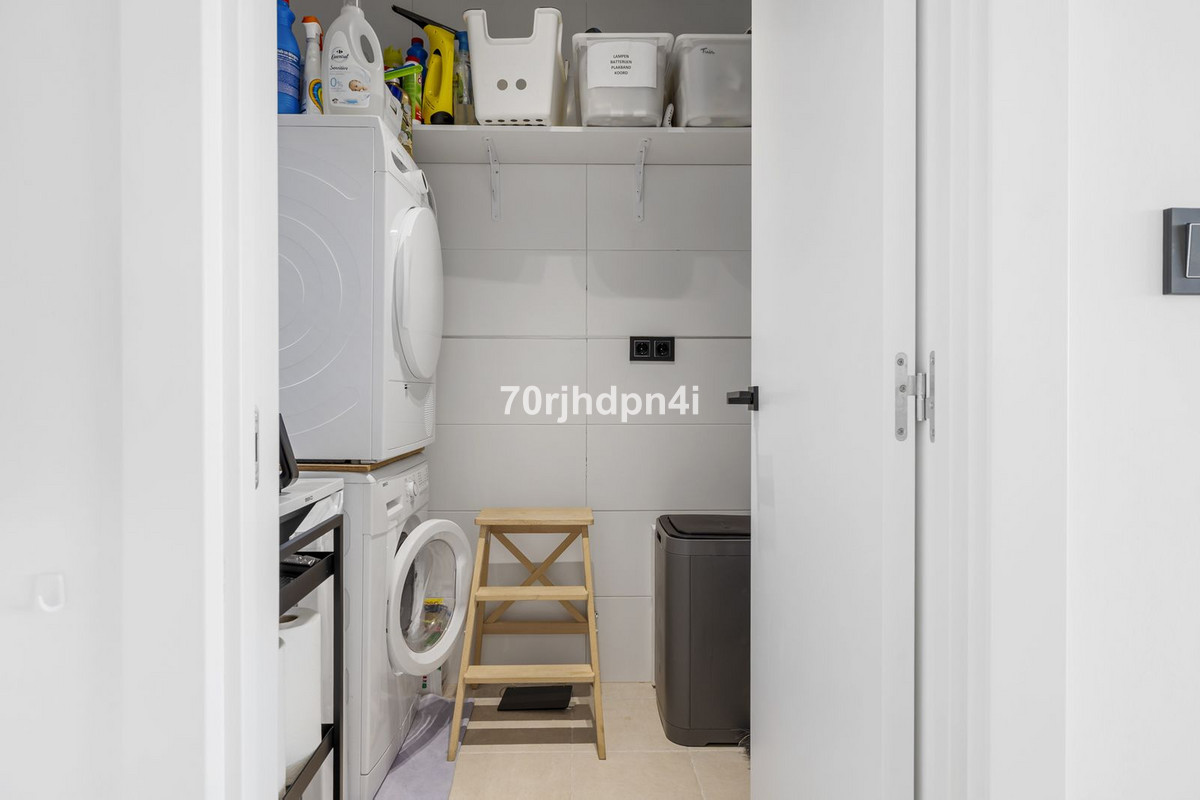3 Bedroom Apartment for Sale in Estepona — 6