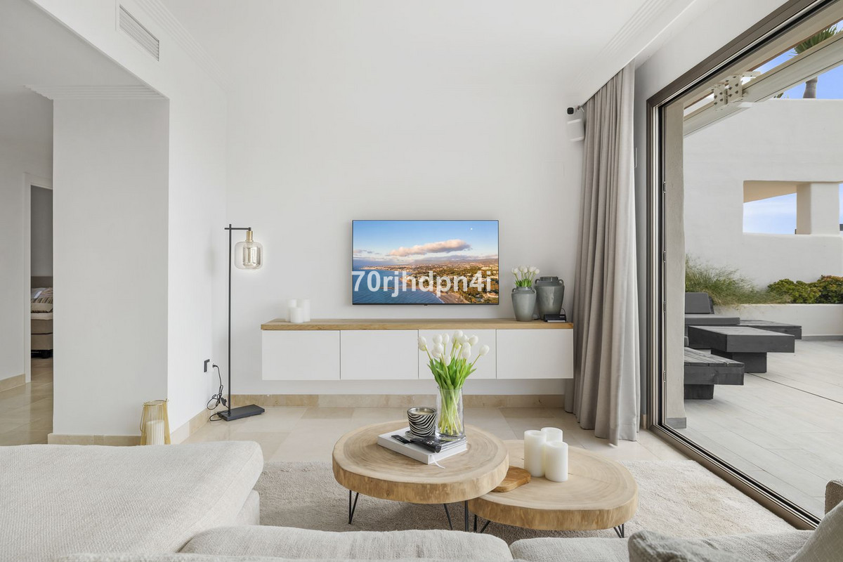 3 Bedroom Apartment for Sale in Estepona — 9