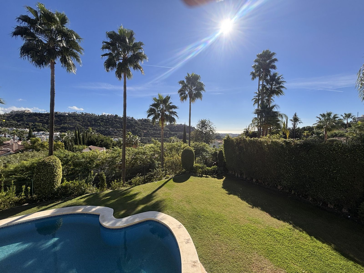 7 Bedroom Villa for Sale in Benahavís — 2