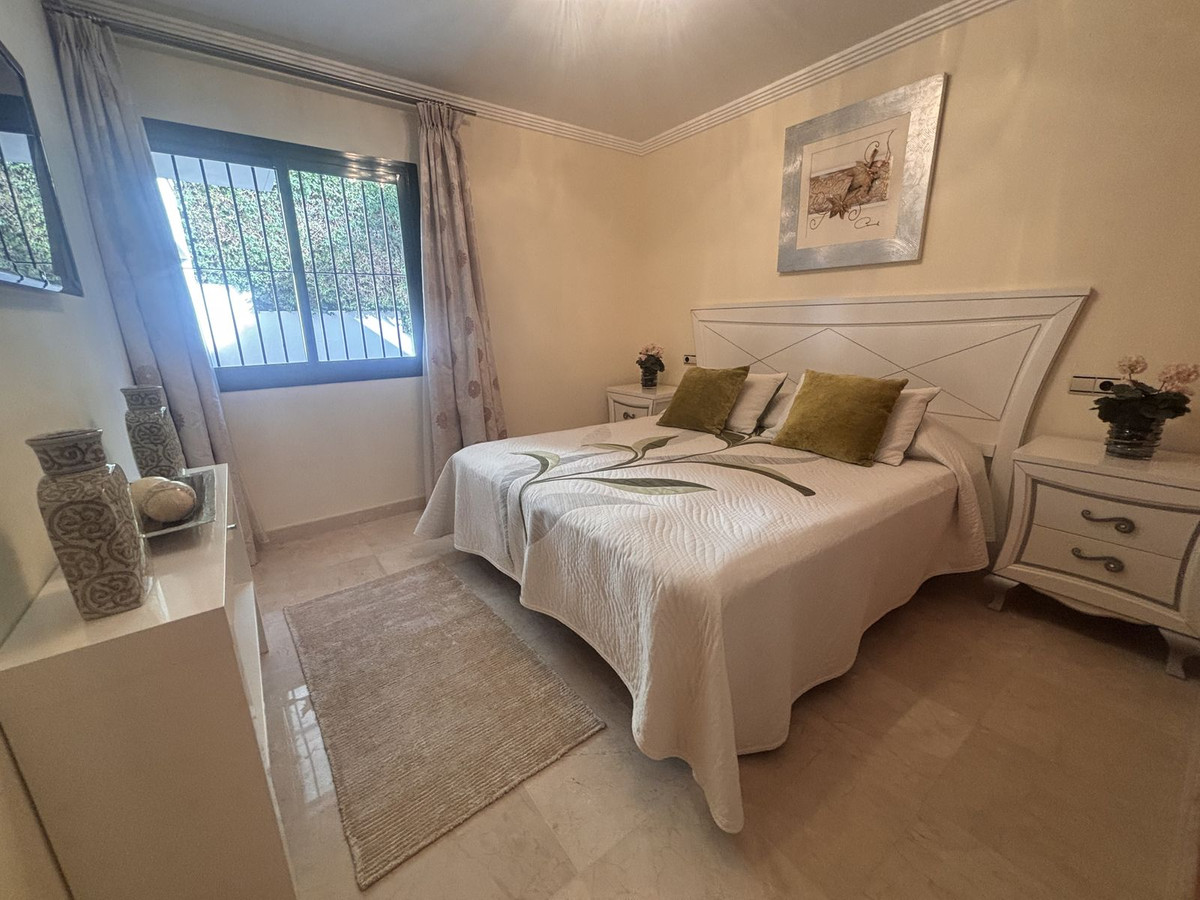 7 Bedroom Villa for Sale in Benahavís — view 14