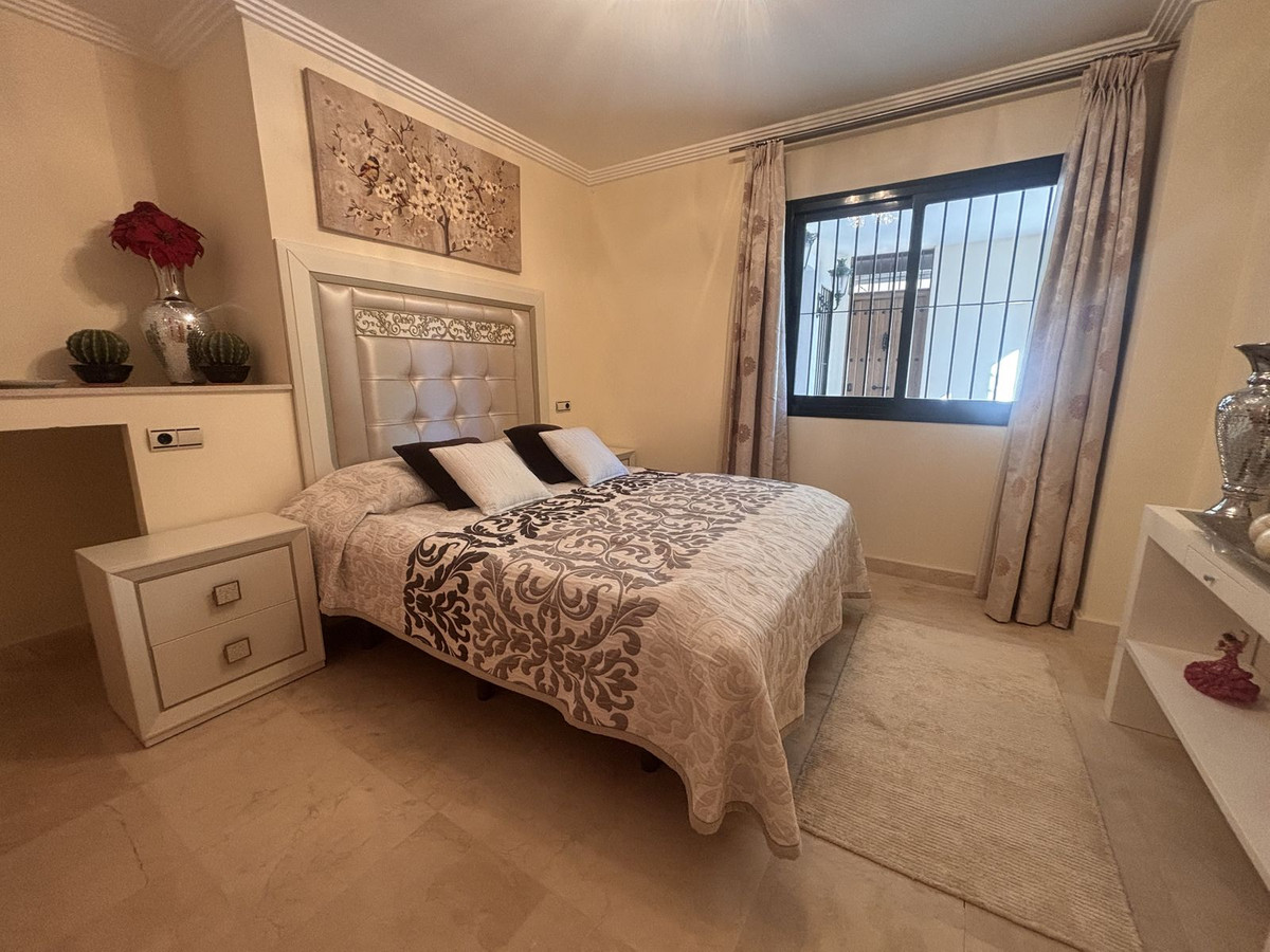 7 Bedroom Villa for Sale in Benahavís — view 15