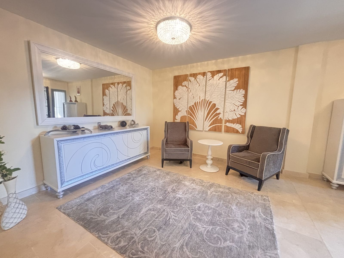 7 Bedroom Villa for Sale in Benahavís — view 16
