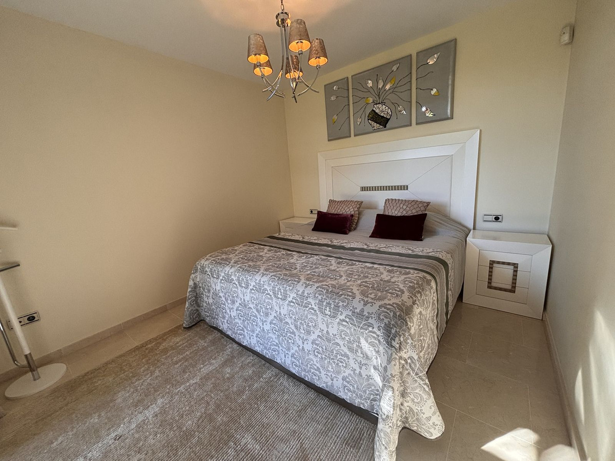 7 Bedroom Villa for Sale in Benahavís — view 17