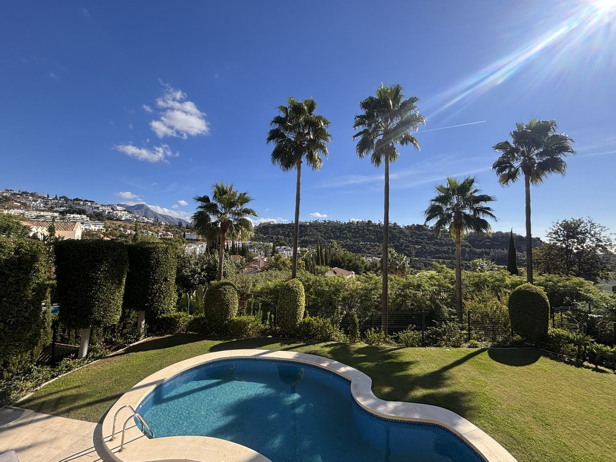 7 Bedroom Villa for Sale in Benahavís — 3