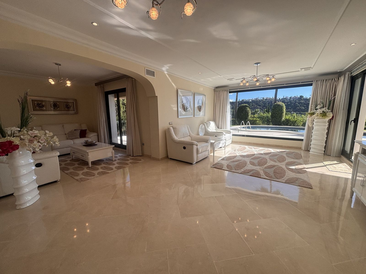 7 Bedroom Villa for Sale in Benahavís — 8
