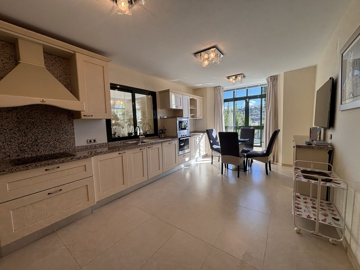 7 Bedroom Villa for Sale in Benahavís — 9