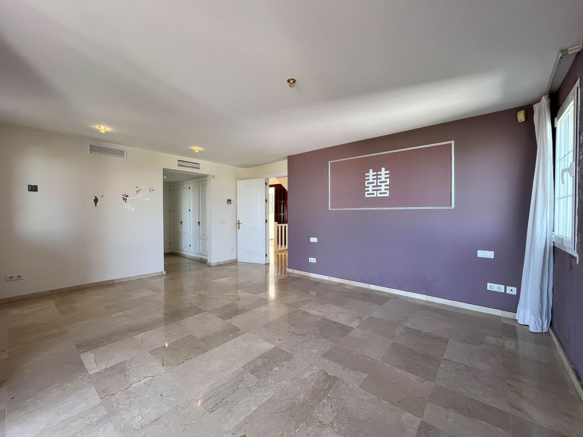 4 Bedroom Villa for Sale in La Quinta — view 14