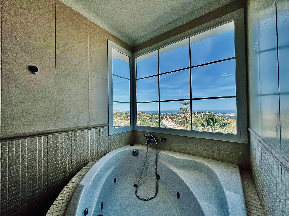 4 Bedroom Villa for Sale in La Quinta — view 18