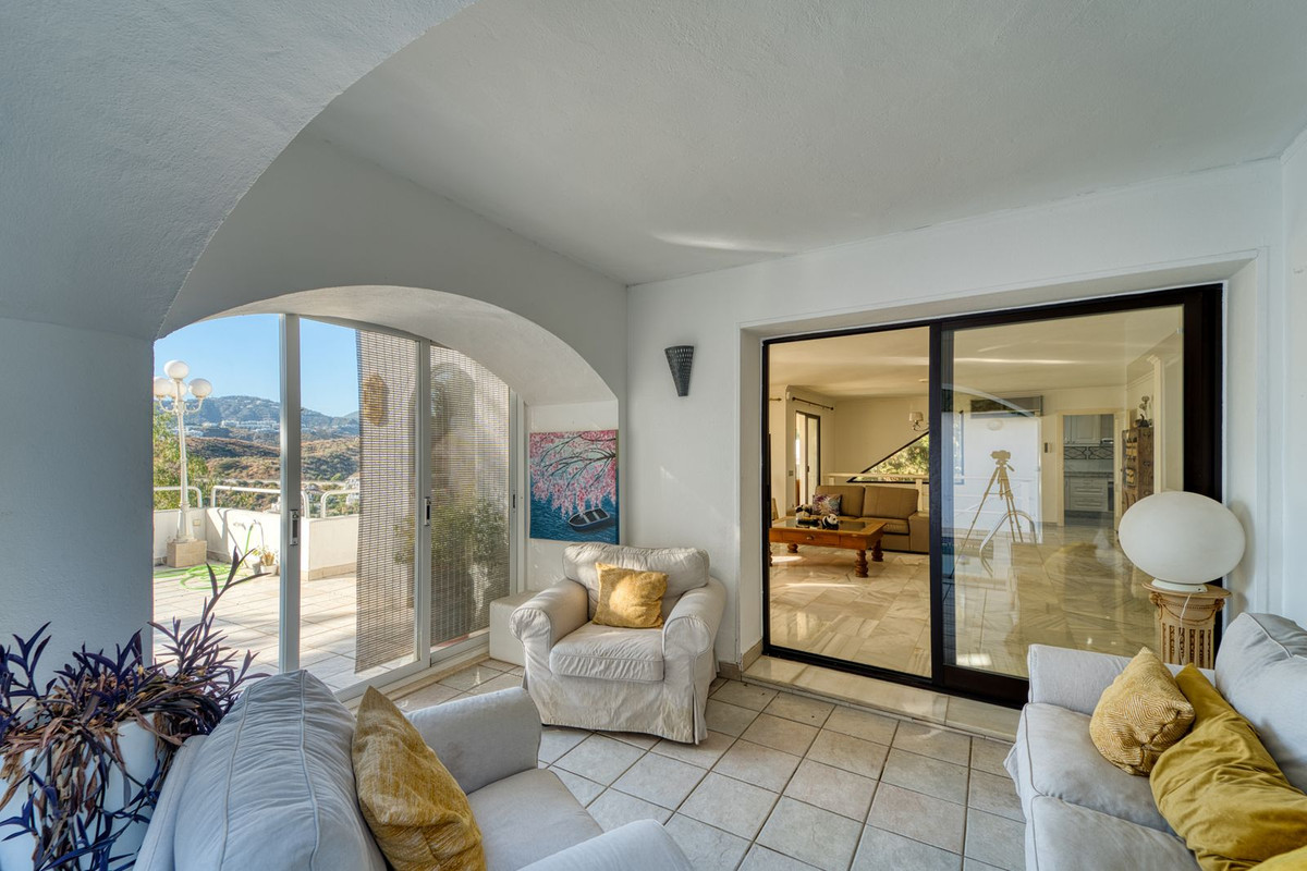 4 Bedroom Villa for Sale in Nueva Andalucía — view 17