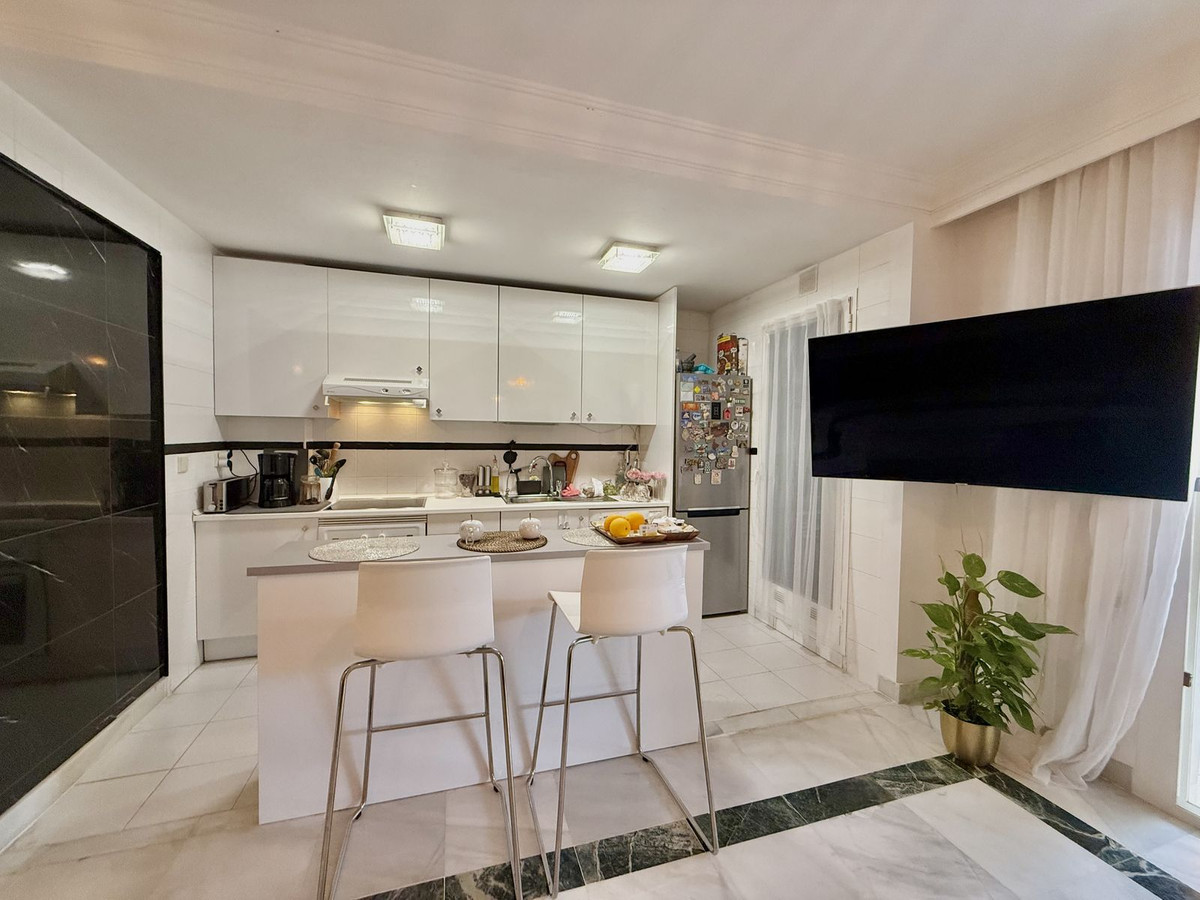 2 Bedroom Apartment for Sale in The Golden Mile — 4