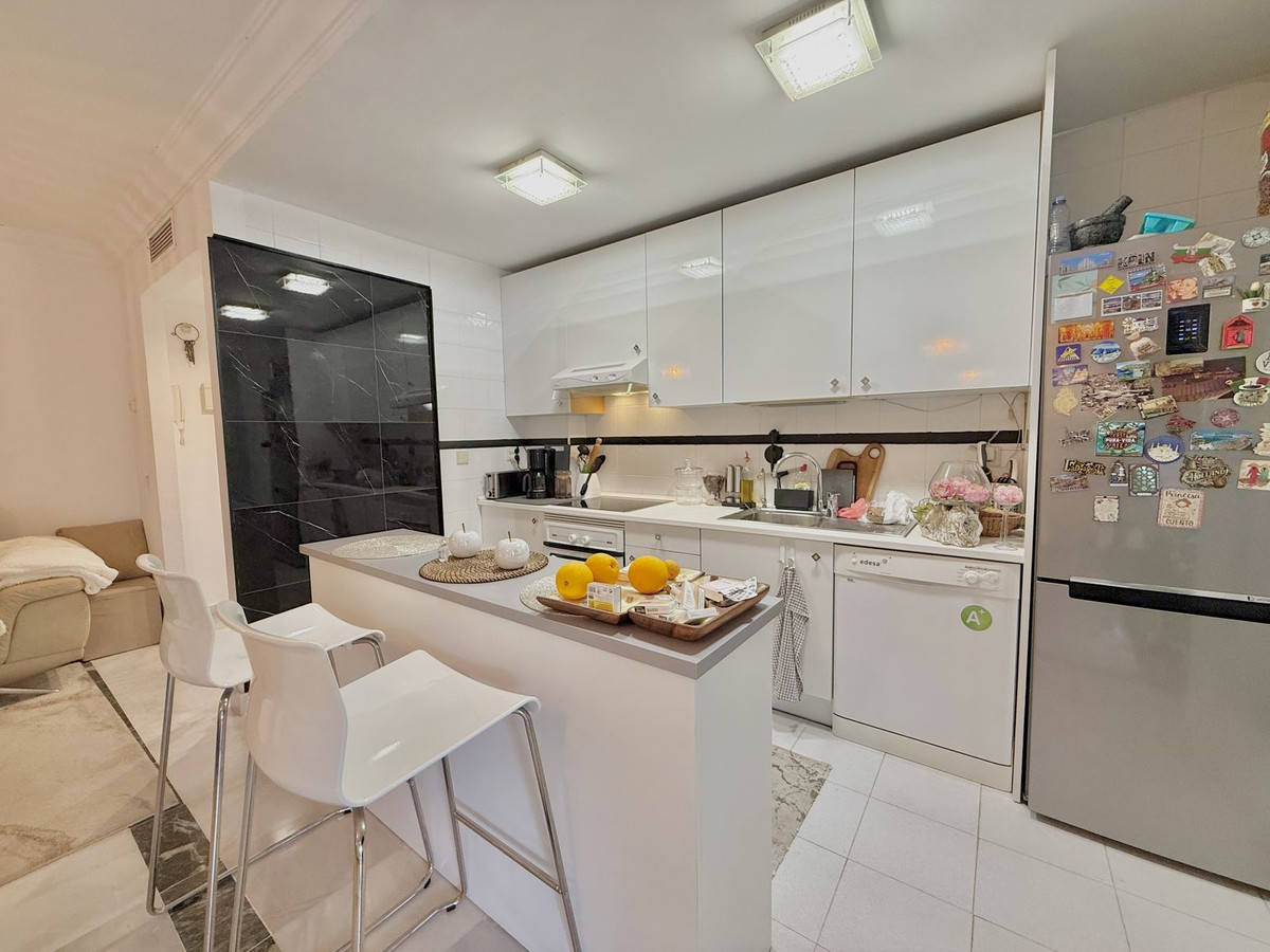 2 Bedroom Apartment for Sale in The Golden Mile — 5