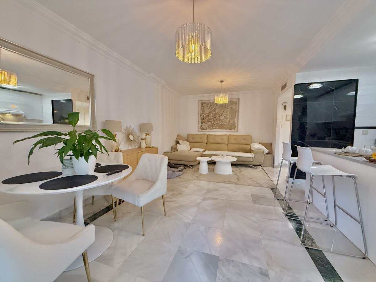 2 Bedroom Apartment for Sale in The Golden Mile — view 10