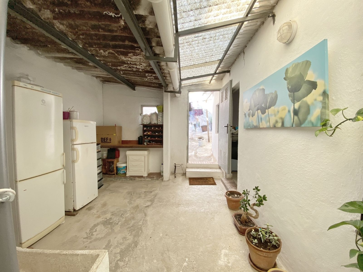 4 Bedroom Villa for Sale in Marbella — 8
