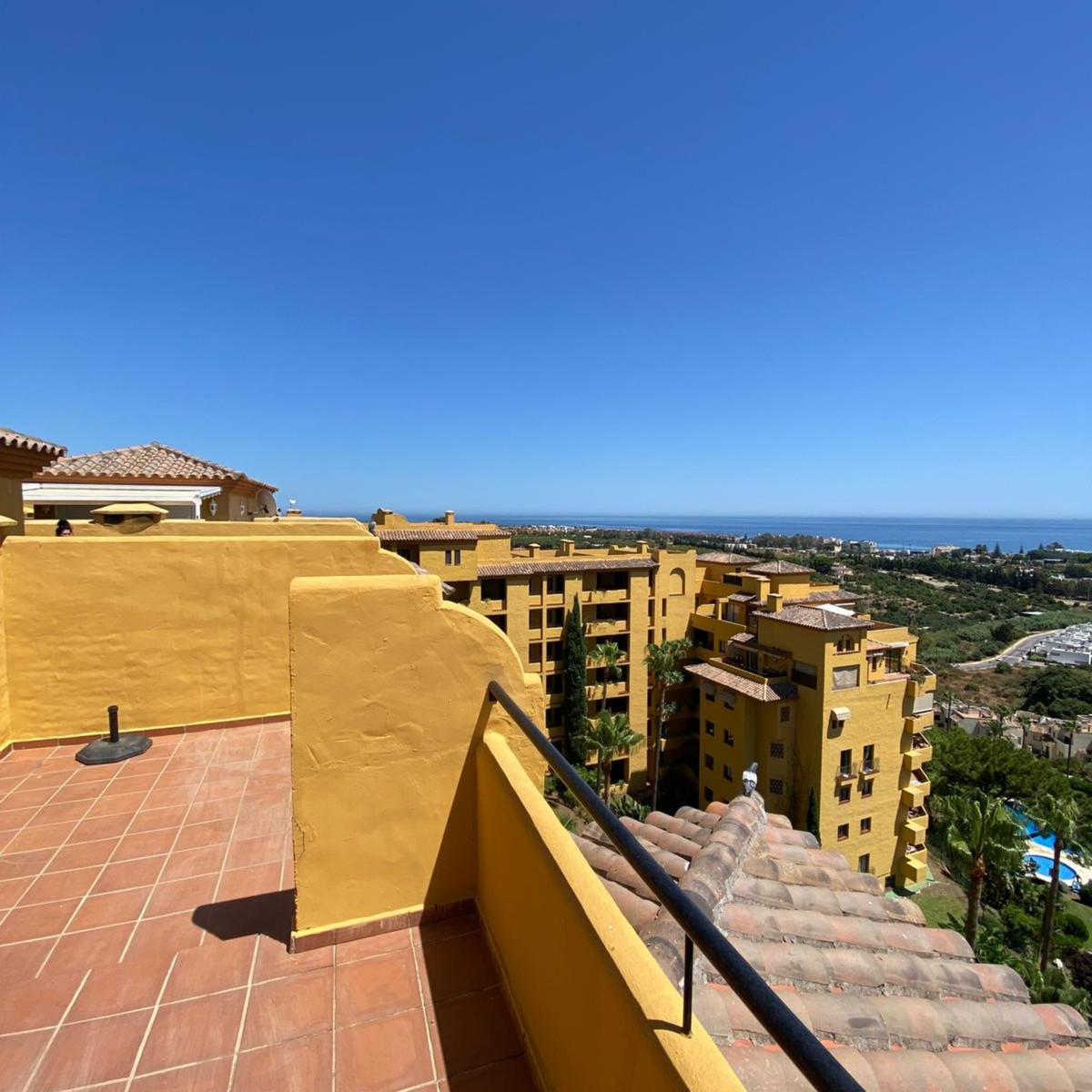 4 Bedroom Apartment for Sale in Estepona — 4