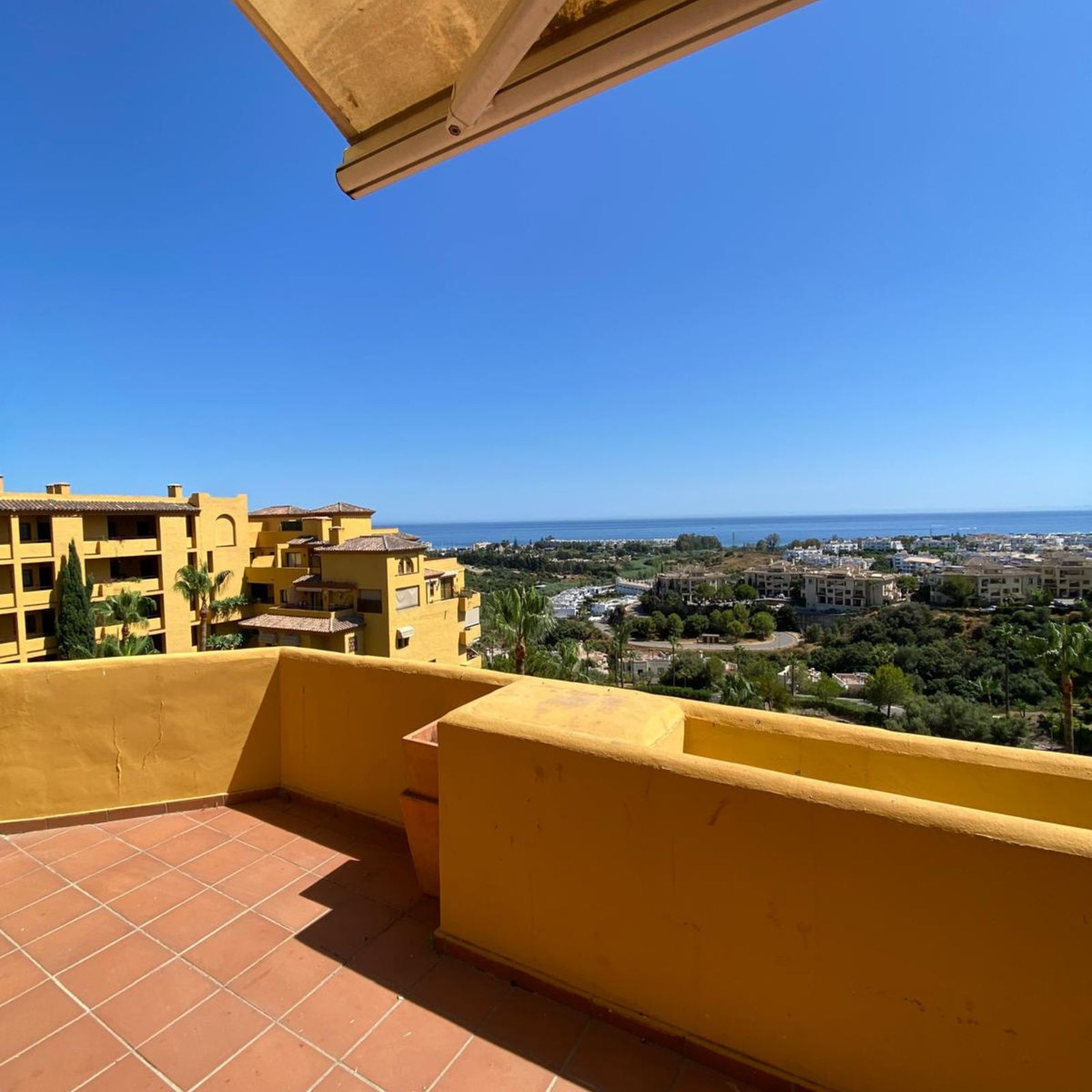 4 Bedroom Apartment for Sale in Estepona — 6