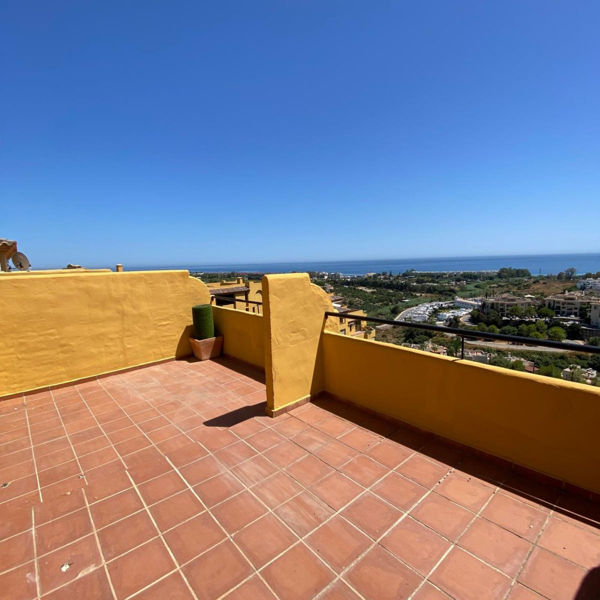 4 Bedroom Apartment for Sale in Estepona — 7