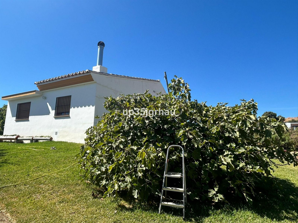 1 Bedroom Villa for Sale in Estepona