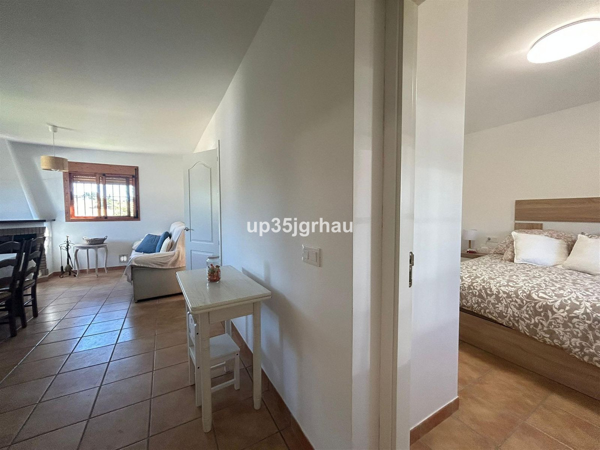 1 Bedroom Villa for Sale in Estepona — 7