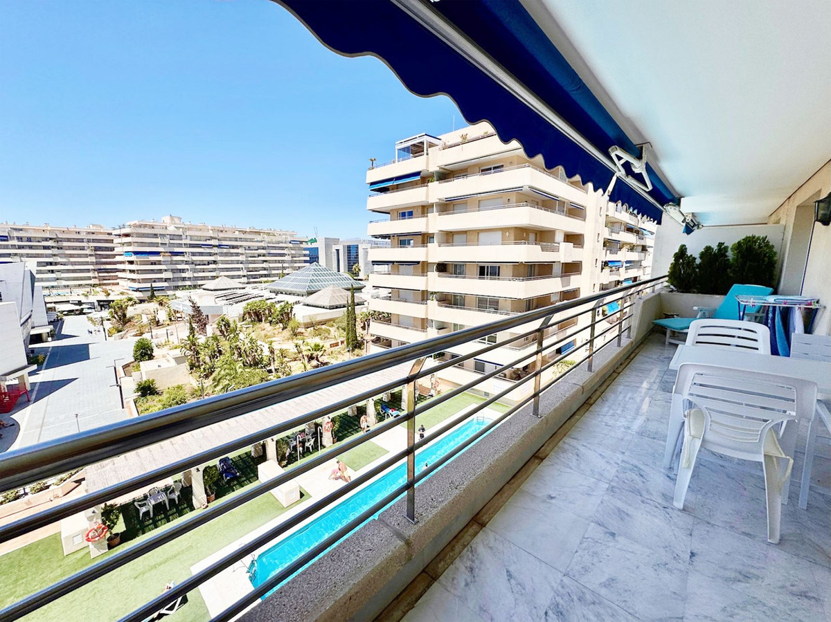 2 Bedroom Apartment for Sale in Puerto Banús — 6