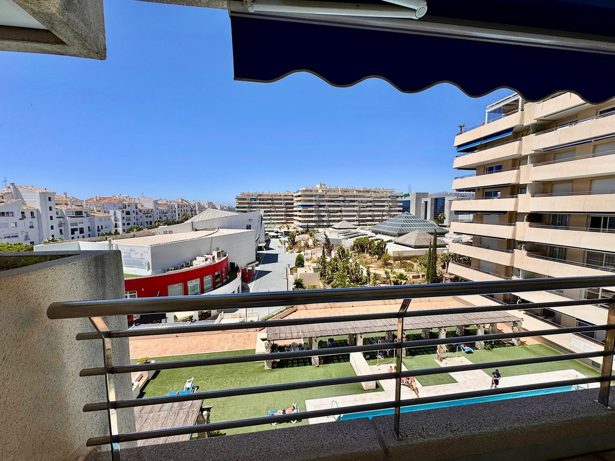 2 Bedroom Apartment for Sale in Puerto Banús — 7