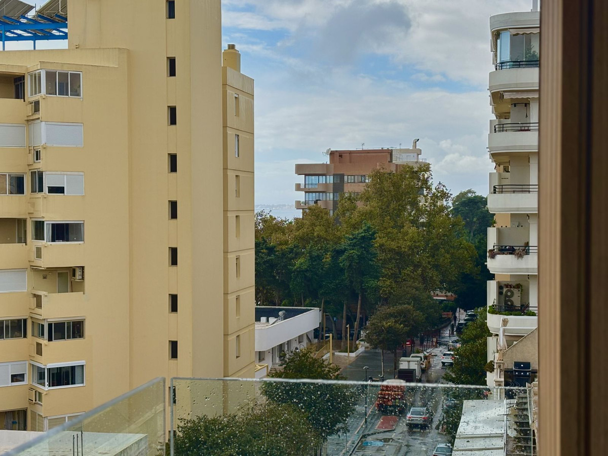 3 Bedroom Apartment for Sale in Marbella — 3