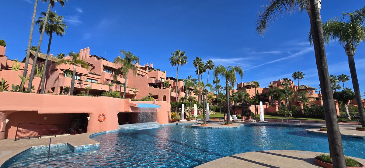 2 Bedroom Apartment for Sale in Estepona