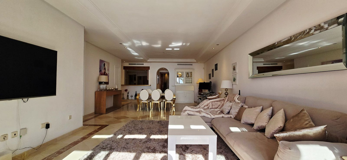 2 Bedroom Apartment for Sale in Estepona — 7
