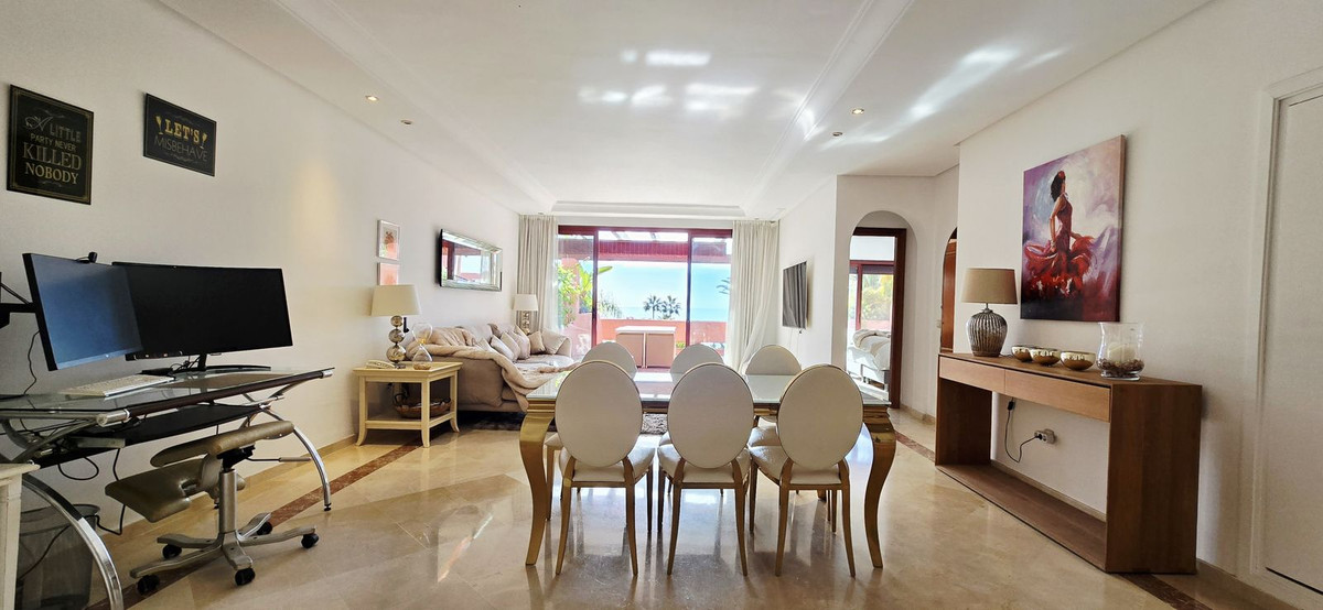 2 Bedroom Apartment for Sale in Estepona — 8