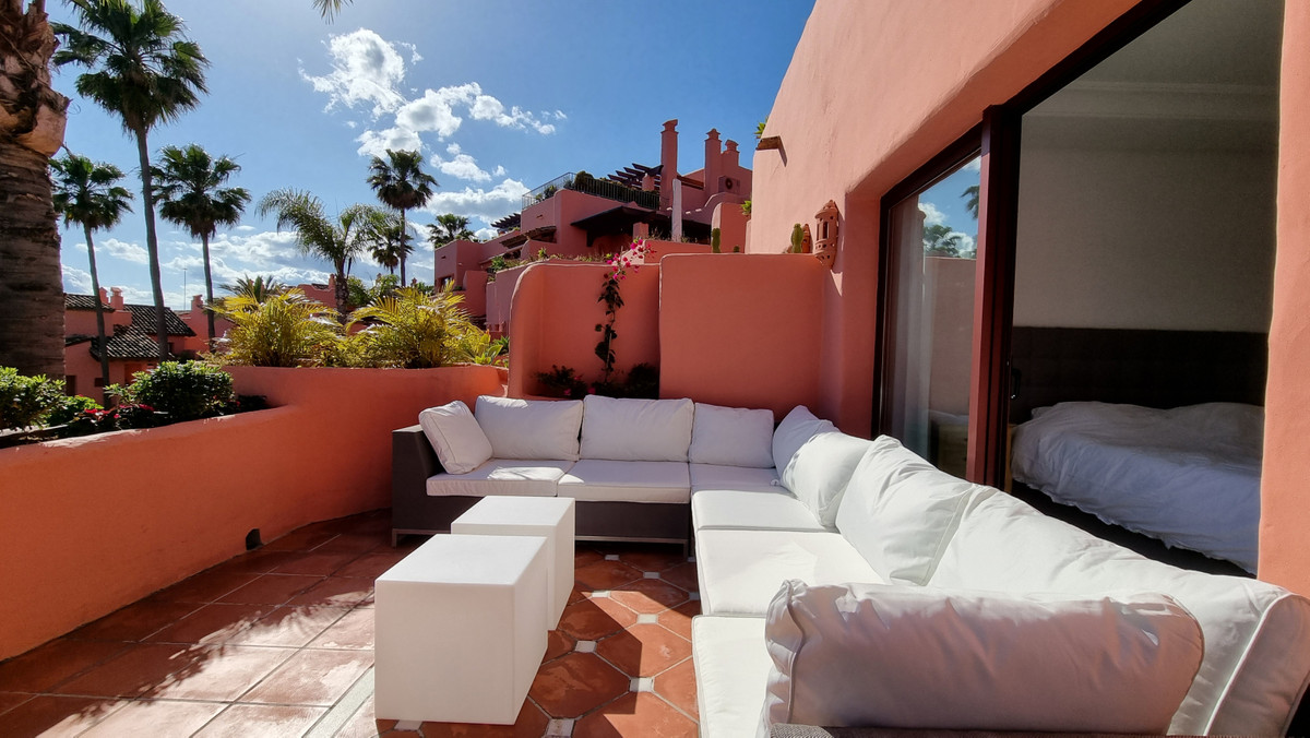 2 Bedroom Apartment for Sale in Estepona — 9